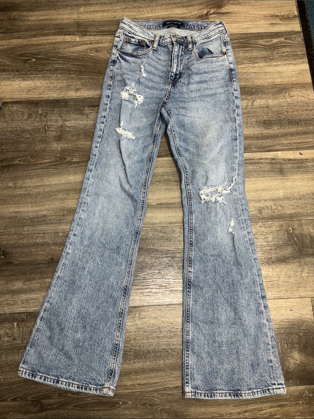 Aeropostale Light Wash Distressed High Rise Flare Jeans - Light Blue, sz 4